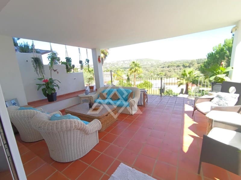 5 slaapkamer Villa te koop in Sotogrande met zwembad - € 980.000 (Ref: 8799825)