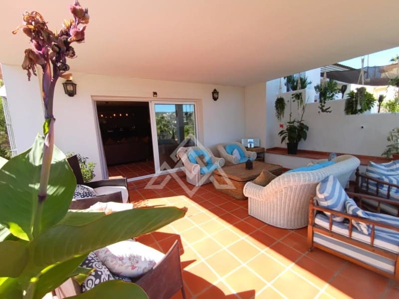 5 slaapkamer Villa te koop in Sotogrande met zwembad - € 980.000 (Ref: 8799825)
