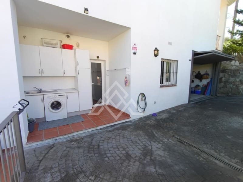 5 slaapkamer Villa te koop in Sotogrande met zwembad - € 980.000 (Ref: 8799825)