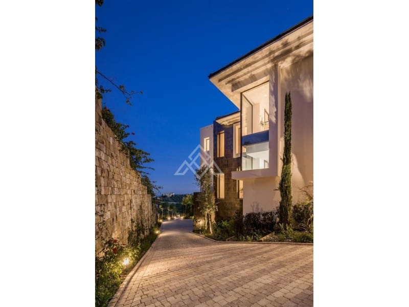 9 makuuhuone Huvila myytävänä paikassa Benahavis mukana uima-altaan - 8 900 000 € (Ref: 8799830)