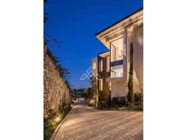 9 soveværelse Villa til salg i Los Arqueros - Puerto del Almendro, Benahavís med swimmingpool - € 8.900.000 (Ref: 8799830)