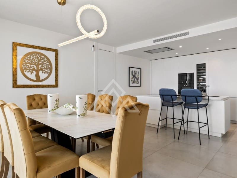 7 soveværelse Lejlighed til salg i Nueva Andalucia med swimmingpool - € 3.950.000 (Ref: 8799834)