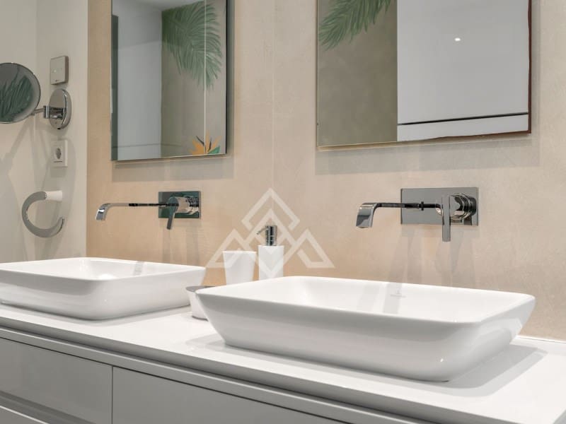 7 soveværelse Lejlighed til salg i Nueva Andalucia med swimmingpool - € 3.950.000 (Ref: 8799834)