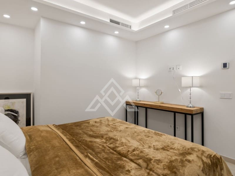 7 soveværelse Lejlighed til salg i Nueva Andalucia med swimmingpool - € 3.950.000 (Ref: 8799834)