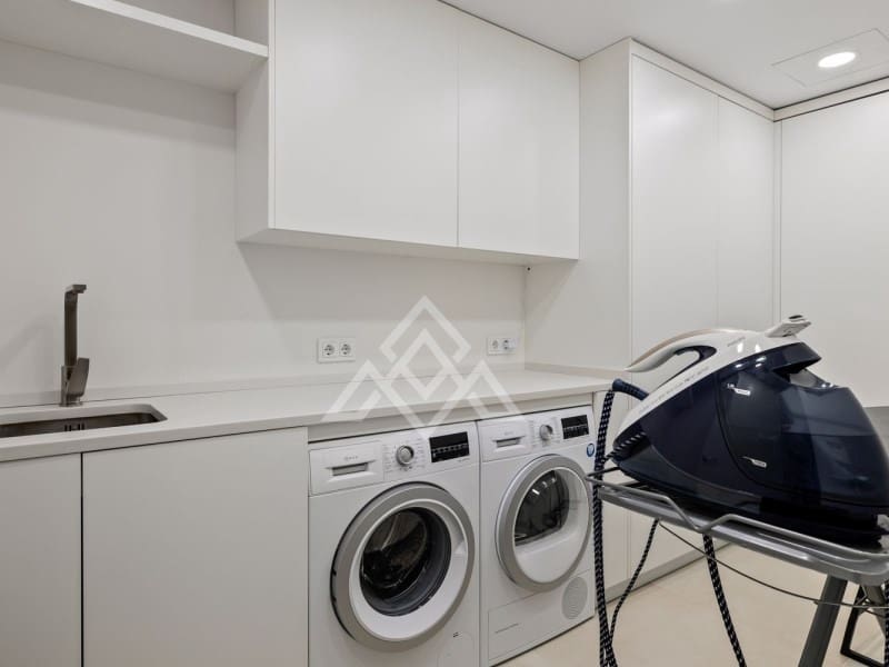 7 soveværelse Lejlighed til salg i Nueva Andalucia med swimmingpool - € 3.950.000 (Ref: 8799834)