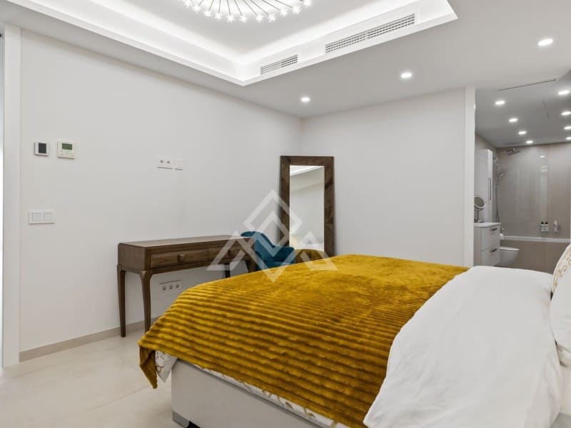 7 soveværelse Lejlighed til salg i Nueva Andalucia med swimmingpool - € 3.950.000 (Ref: 8799834)