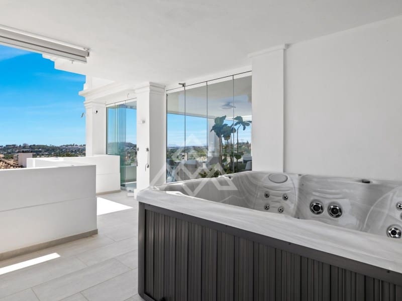 7 soveværelse Lejlighed til salg i Nueva Andalucia med swimmingpool - € 3.950.000 (Ref: 8799834)