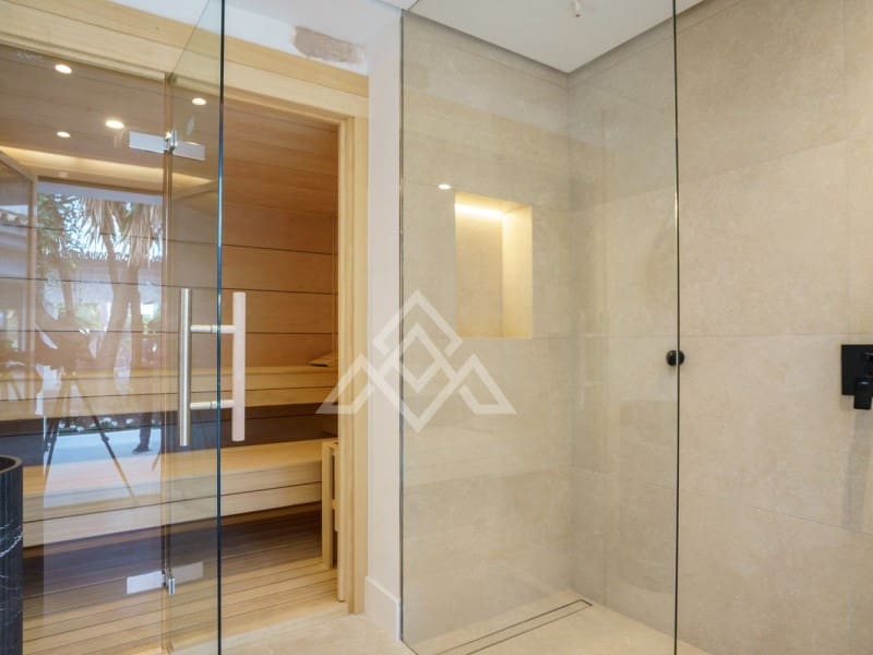 5 sypialnia Willa na sprzedaż w Nueva Andalucia z basenem - 2 950 000 € (Ref: 8799835)