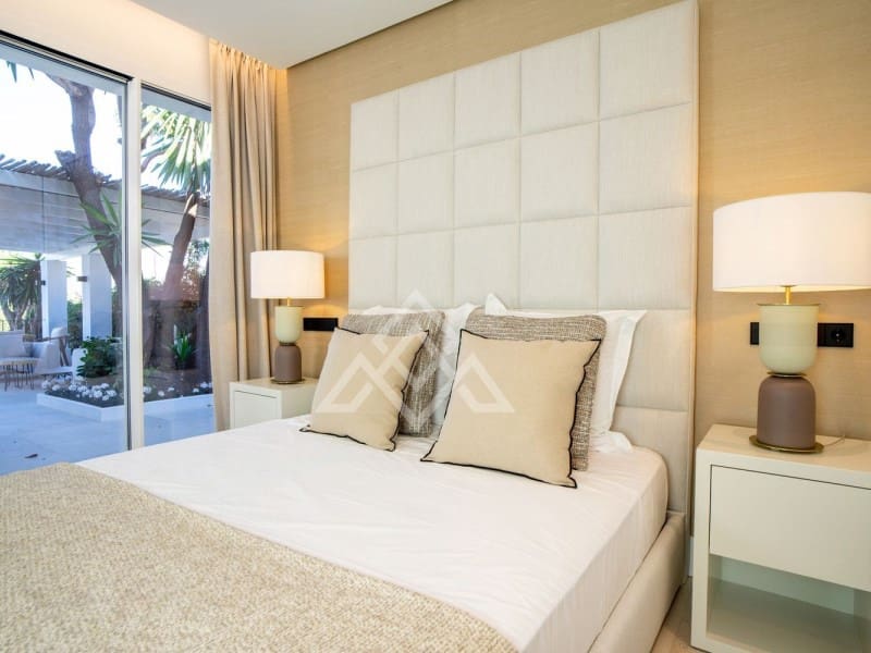 5 sypialnia Willa na sprzedaż w Nueva Andalucia z basenem - 2 950 000 € (Ref: 8799835)