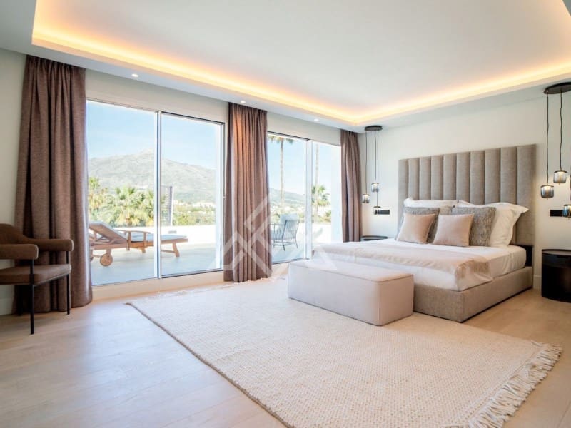 5 sypialnia Willa na sprzedaż w Nueva Andalucia z basenem - 2 950 000 € (Ref: 8799835)