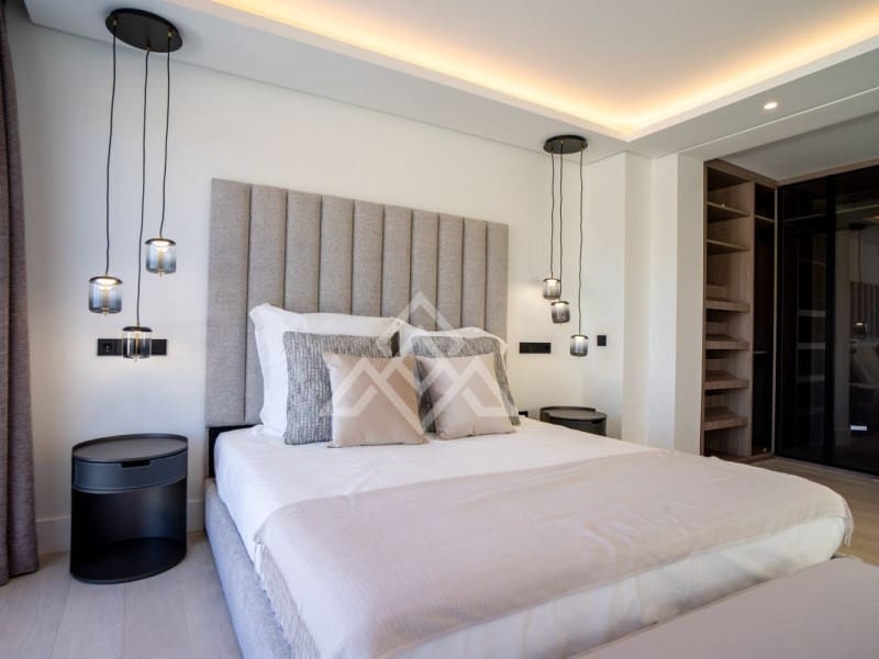 5 sypialnia Willa na sprzedaż w Nueva Andalucia z basenem - 2 950 000 € (Ref: 8799835)