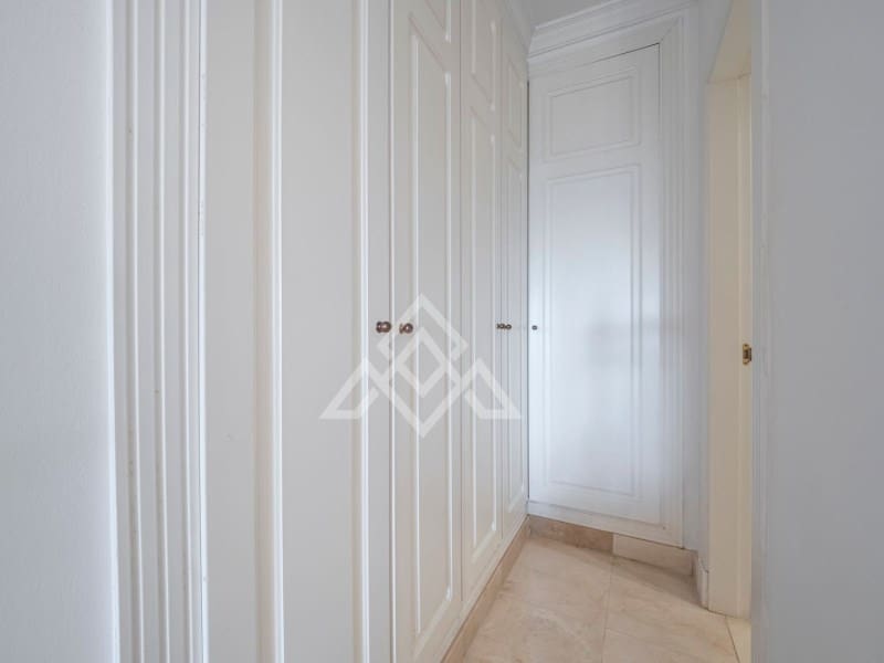 2 soveværelse Lejlighed til salg i Nueva Andalucia med swimmingpool - € 1.575.000 (Ref: 8799839)