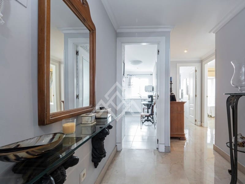 2 soveværelse Lejlighed til salg i Nueva Andalucia med swimmingpool - € 1.575.000 (Ref: 8799839)