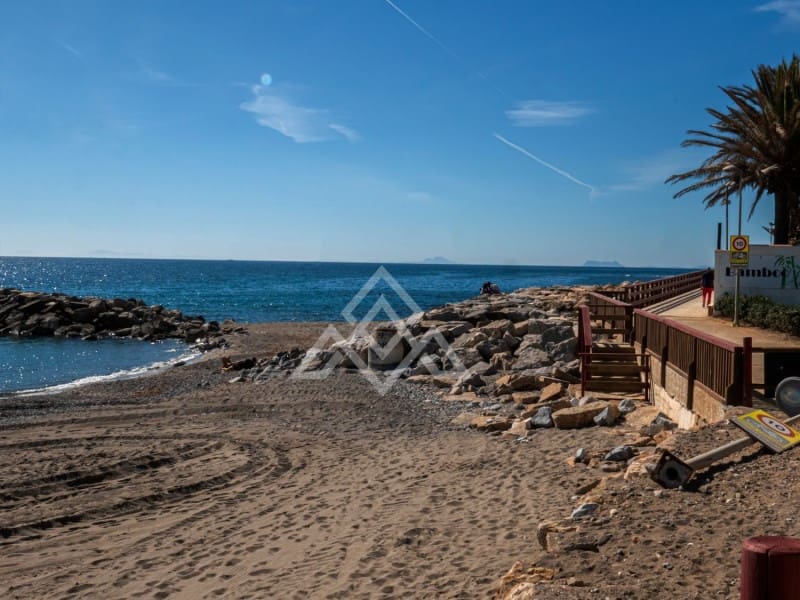 2 soveværelse Lejlighed til salg i Nueva Andalucia med swimmingpool - € 1.575.000 (Ref: 8799839)