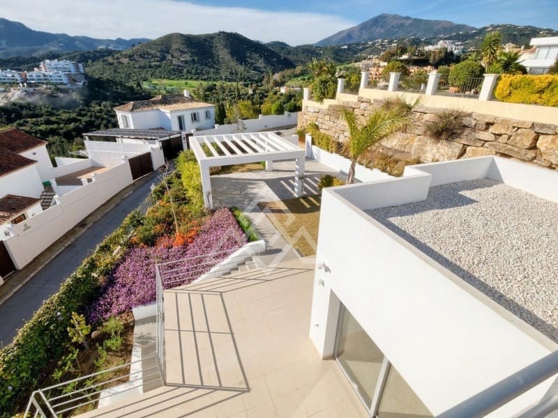 4 soveværelse Villa til salg i Benahavis med swimmingpool - € 2.300.000 (Ref: 8799840)