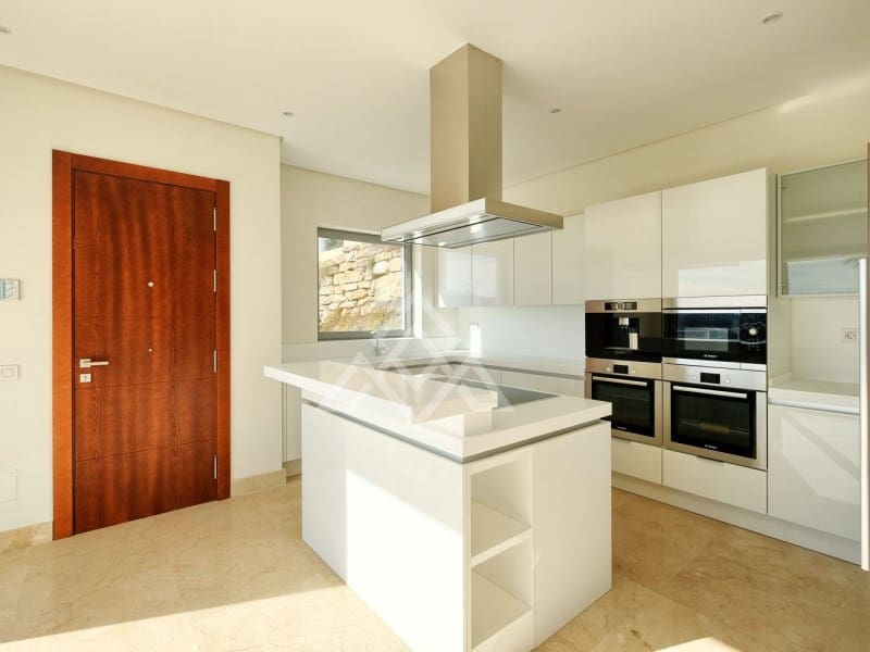 4 soveværelse Villa til salg i Benahavis med swimmingpool - € 2.300.000 (Ref: 8799840)