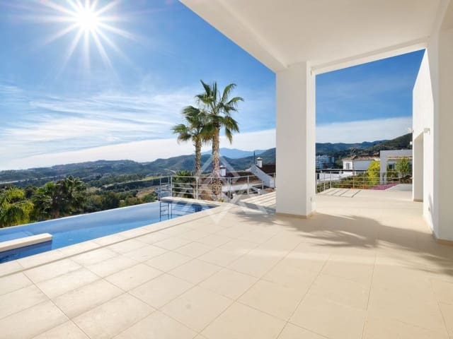 4 soveværelse Villa til salg i Los Arqueros - Puerto del Almendro, Benahavís med swimmingpool - € 2.300.000 (Ref: 8799840)