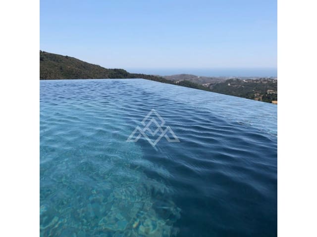 Chalet de 8 habitaciones en Montemayor - Marbella Club, Benahavís en venta con piscina - 4.500.000 € (Ref: 8799841)