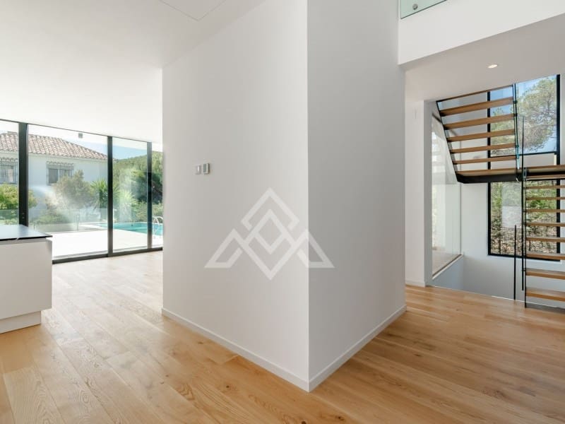 6 soveværelse Villa til salg i Marbesa med swimmingpool - € 3.600.000 (Ref: 8799842)