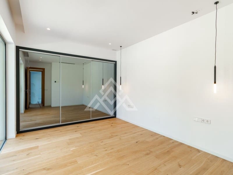 6 soveværelse Villa til salg i Marbesa med swimmingpool - € 3.600.000 (Ref: 8799842)