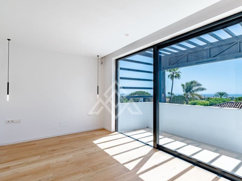 6 soveværelse Villa til salg i Marbesa med swimmingpool - € 3.600.000 (Ref: 8799842)