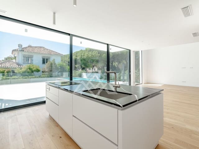 6 sypialnia Willa na sprzedaż w Marbesa, Marbella z basenem - 3 600 000 € (Ref: 8799842)