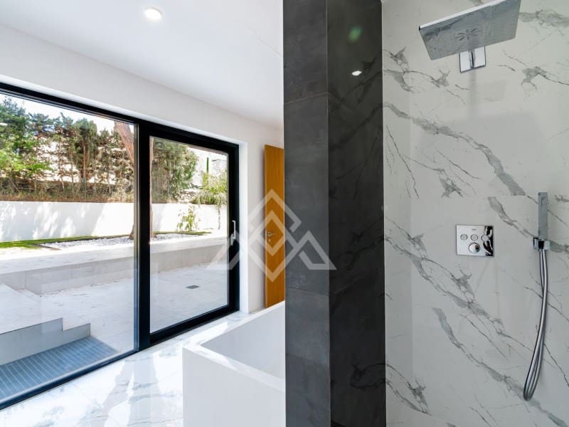 6 soveværelse Villa til salg i Marbesa med swimmingpool - € 3.600.000 (Ref: 8799842)