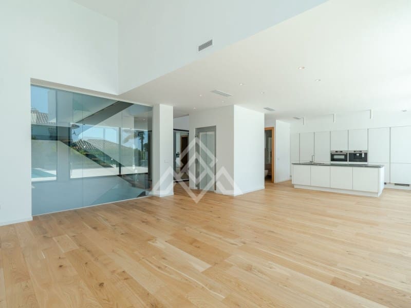 6 soveværelse Villa til salg i Marbesa med swimmingpool - € 3.600.000 (Ref: 8799842)