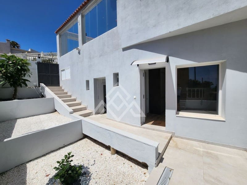 5 soveværelse Villa til salg i Mijas Costa med swimmingpool - € 945.000 (Ref: 8799843)
