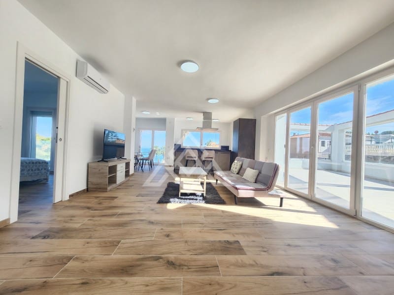 5 soveværelse Villa til salg i Mijas Costa med swimmingpool - € 945.000 (Ref: 8799843)