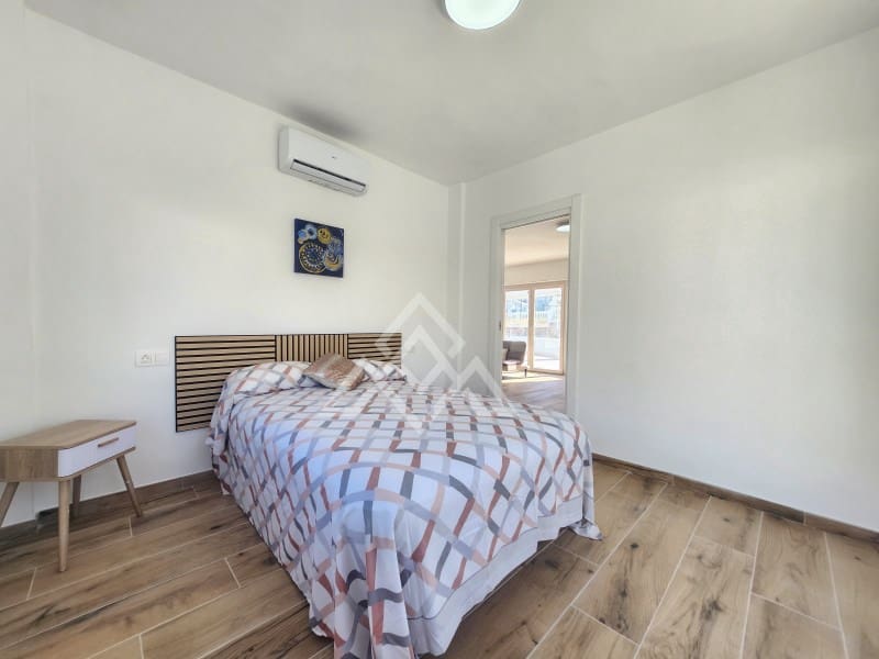 5 soveværelse Villa til salg i Mijas Costa med swimmingpool - € 945.000 (Ref: 8799843)