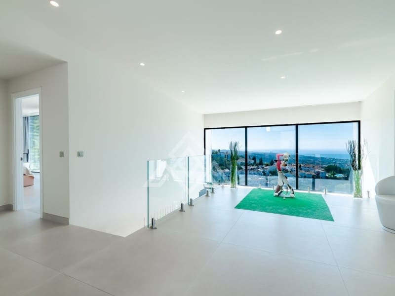 4 sypialnia Willa na sprzedaż w Marbella z basenem garażem - 3 995 000 € (Ref: 8799845)