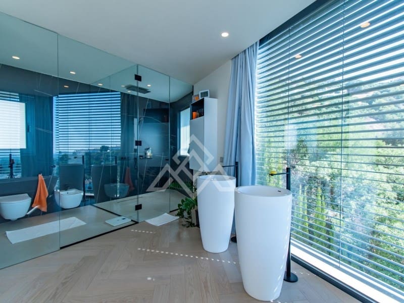 4 sypialnia Willa na sprzedaż w Marbella z basenem garażem - 3 995 000 € (Ref: 8799845)