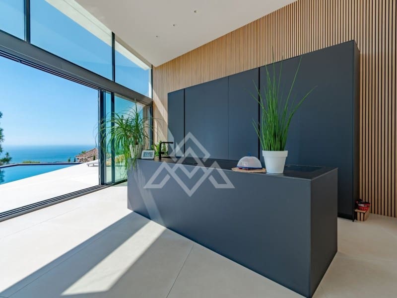 4 sypialnia Willa na sprzedaż w Marbella z basenem garażem - 3 995 000 € (Ref: 8799845)