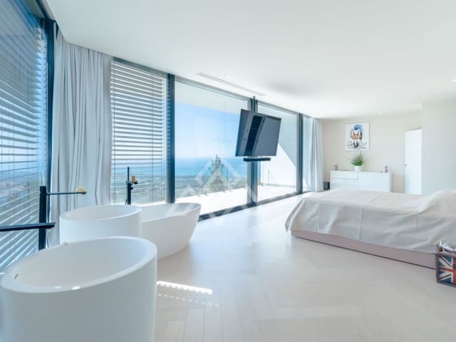 4 sypialnia Willa na sprzedaż w Alto de los Monteros, Marbella z basenem garażem - 3 995 000 € (Ref: 8799845)