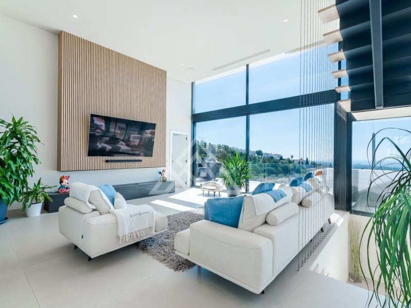 4 sypialnia Willa na sprzedaż w Marbella z basenem garażem - 3 995 000 € (Ref: 8799845)