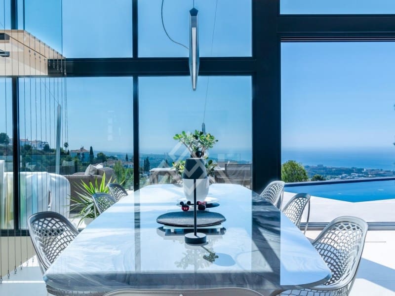 4 sypialnia Willa na sprzedaż w Marbella z basenem garażem - 3 995 000 € (Ref: 8799845)