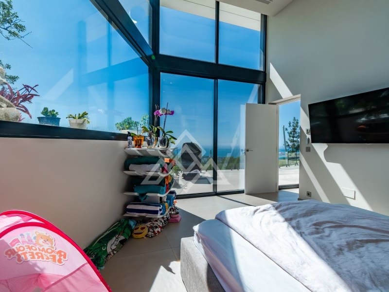 4 sypialnia Willa na sprzedaż w Marbella z basenem garażem - 3 995 000 € (Ref: 8799845)