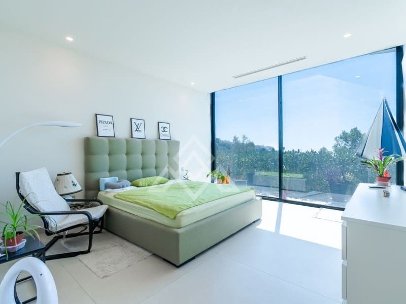 4 sypialnia Willa na sprzedaż w Marbella z basenem garażem - 3 995 000 € (Ref: 8799845)