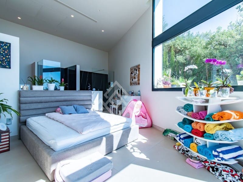 4 sypialnia Willa na sprzedaż w Marbella z basenem garażem - 3 995 000 € (Ref: 8799845)