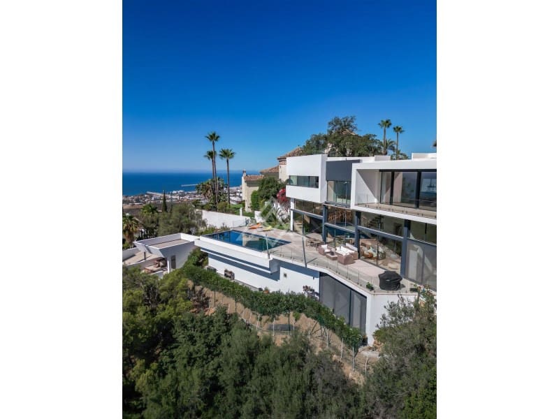 4 sypialnia Willa na sprzedaż w Marbella z basenem garażem - 3 995 000 € (Ref: 8799845)