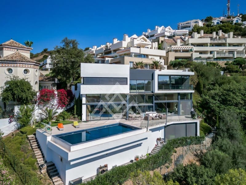 4 sypialnia Willa na sprzedaż w Marbella z basenem garażem - 3 995 000 € (Ref: 8799845)