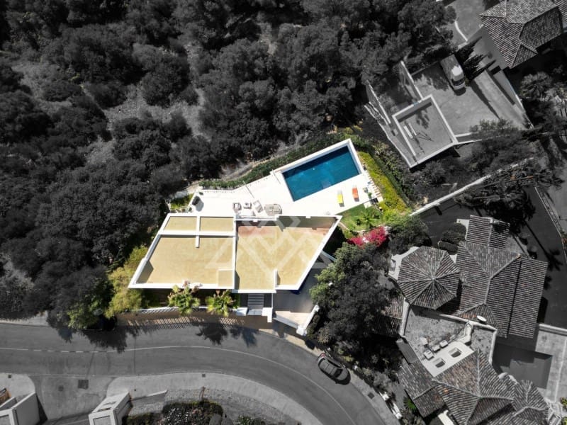 4 sypialnia Willa na sprzedaż w Marbella z basenem garażem - 3 995 000 € (Ref: 8799845)