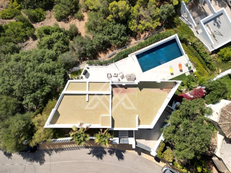 4 sypialnia Willa na sprzedaż w Marbella z basenem garażem - 3 995 000 € (Ref: 8799845)