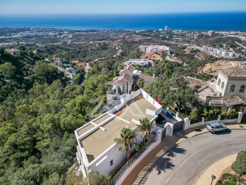 4 sypialnia Willa na sprzedaż w Marbella z basenem garażem - 3 995 000 € (Ref: 8799845)