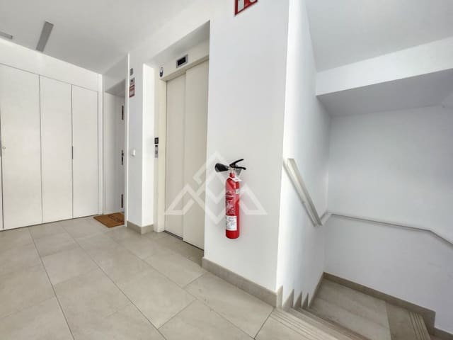 3 sovrum Lägenhet till salu i Buenas Noches, Estepona med pool garage - 625 000 € (Ref: 8799853)