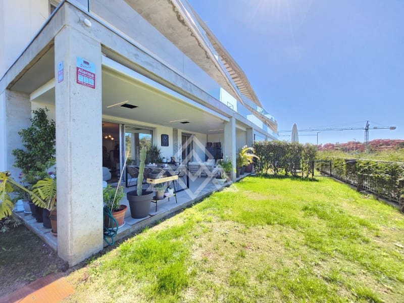 3 soverom Leilighet til salgs i Estepona med svømmebasseng garasje - € 625 000 (Ref: 8799853)
