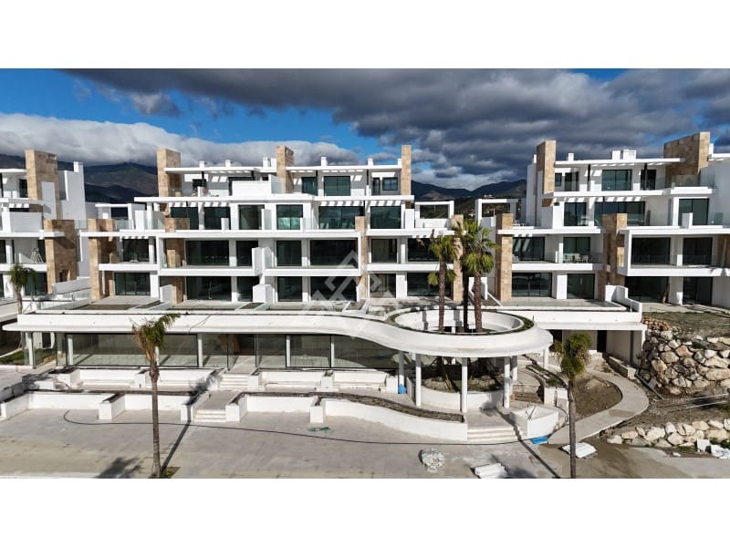 3 chambre Appartement à vendre à Estepona avec piscine - 925 000 € (Ref: 8799856)