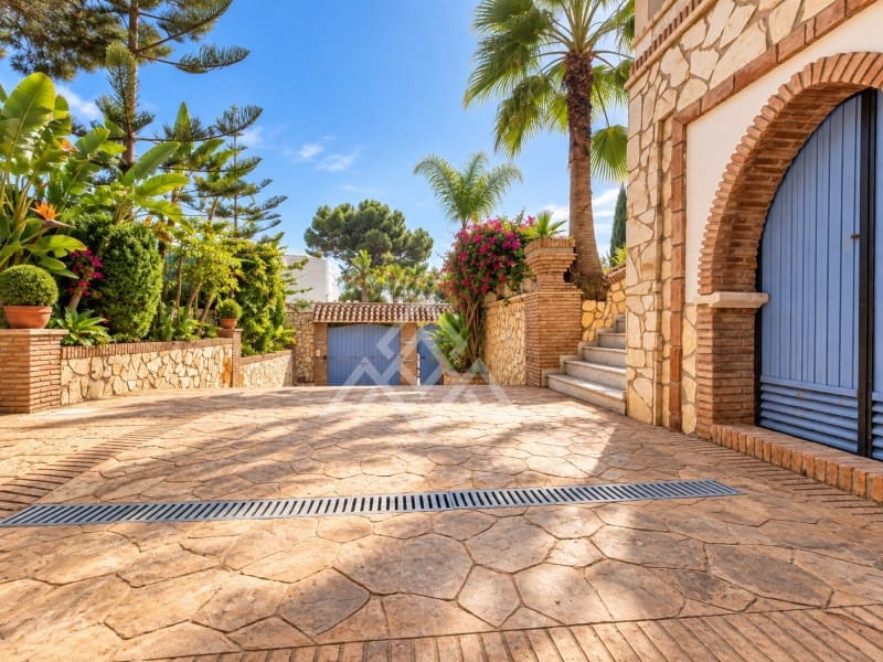 8 sovrum Villa till salu i Mijas med pool garage - 1 720 000 € (Ref: 8799857)