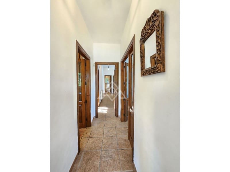 5 sypialnia Willa na sprzedaż w Marbella z basenem - 1 200 000 € (Ref: 8799859)